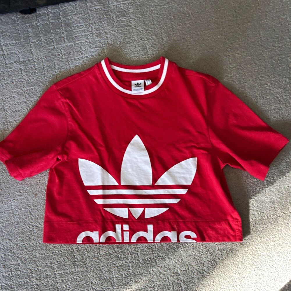adidas Womenโs Red Cropped Trefoil Logo Crew Neck Short Sleeve Tee Sz 38